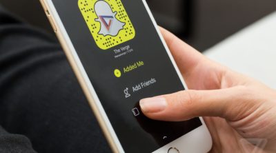 Smartphone mit Snapchat App